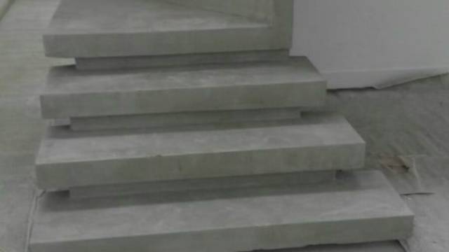 صورة من شغل ابوعمار نجار باطون وصب سقف، بيت الدرج، اعمدة